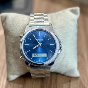 Relógio Casio Digital Classic Prata com Fundo Azul – Estilo e Funcionalidade