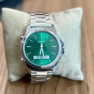 Relógio Casio Digital Classic Prata com Fundo Verde – Estilo Moderno com Funcionalidade