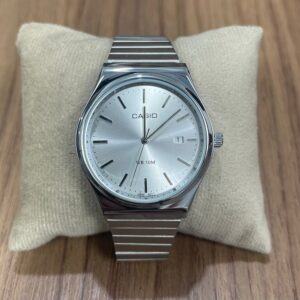 Relógio Casio Classic Prata Fundo Branco – Elegância que se Destaca